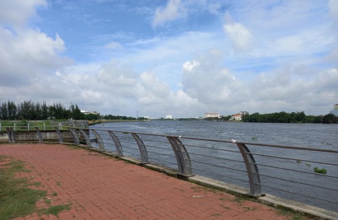 Bán Biệt Thự Quốc lộ 13 Phường Hiệp Bình Phước Tp.TĐ, view sông, Đ.8m, giá giảm còn 13.5 tỷ